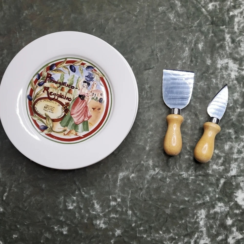 Restoration Hardware Brie Plates - Picture 10 of 10